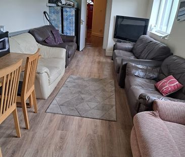 Room in a Shared House, Oval Road, B24 - Photo 1