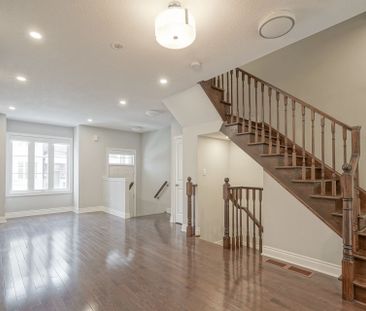 For Lease - 9 Johnson Farm Lane, Toronto, Ontario - Photo 3