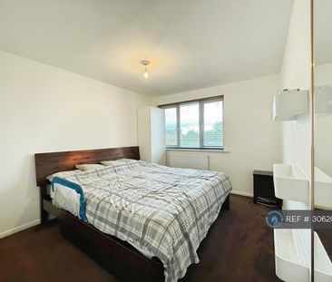 3 bedroom semi-detached house to rent - Photo 6