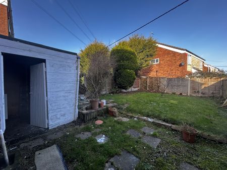 Ascot Close, Oldbury, B69 - Photo 5