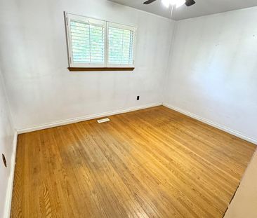 For Lease - 31 Poplar Road Unit# (Main), Toronto, Ontario - Photo 6