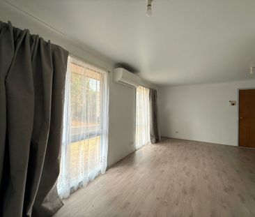 9 Meredith Court, Hampton Park VIC - Photo 3