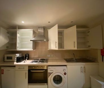 1 Bed Flat, Cambridge Street, SW1V - Photo 2
