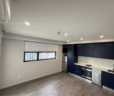 LUXURIOUS STUDIO - UTILITIES INCLUDED - Photo 1