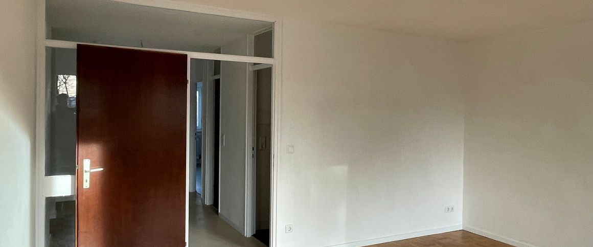 Mietwohnung in Nürnberg - Geräumige Wohnung mit Aufzug und 2 Loggien! - Photo 1