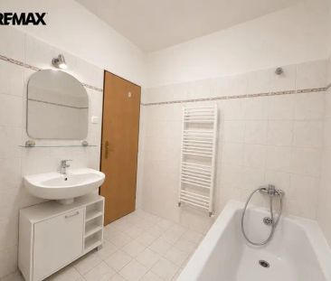 Pronájem moderního bytu 2+kk s balkonem, ihned k nastěhování - Photo 3