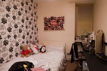 4 bedroom private hall to rent - Photo 4