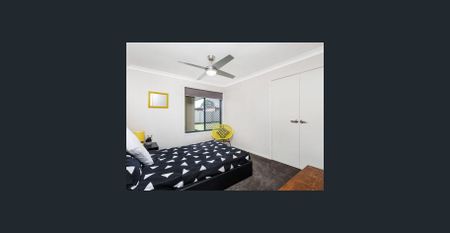 Spacious Family Home with Pool & Granny Flat in Prime Helensvale Location - Photo 5