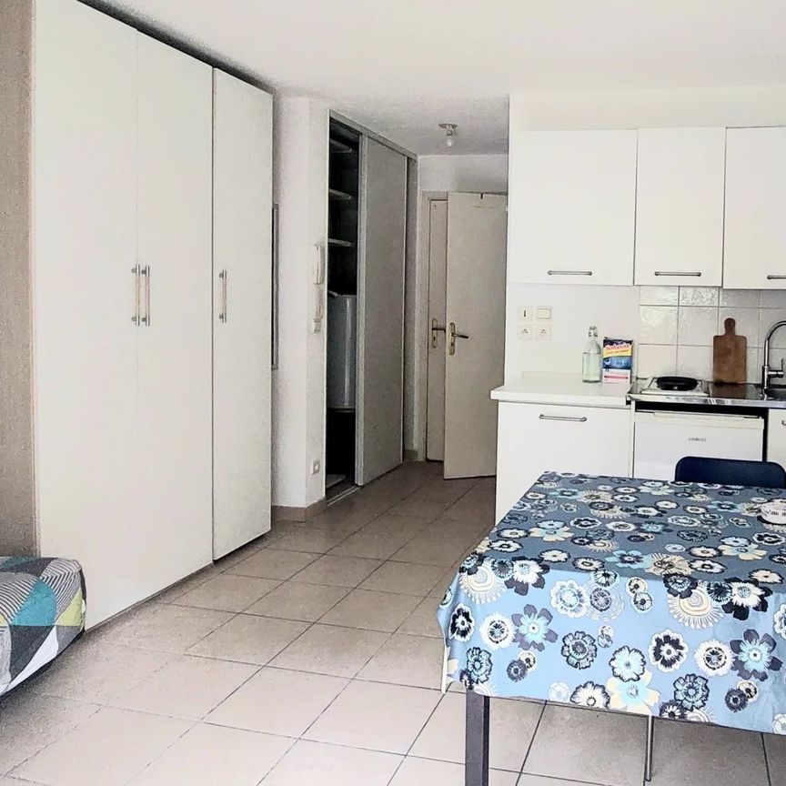Location Appartement 1 pièce 18m² NICE 06300 - Photo 1
