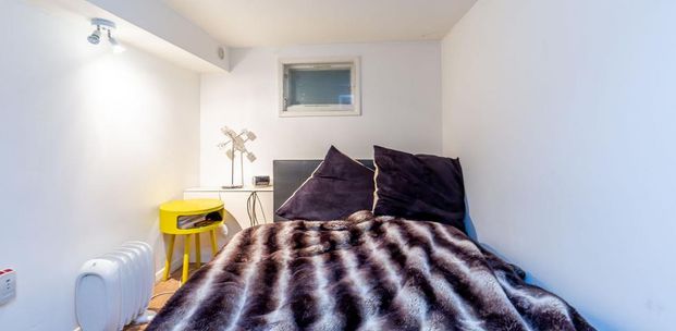 Spacious studio minutes to Camden Tube & Regents Park - Photo 1