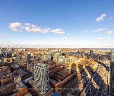 55 Cooper Street condo — Toronto, ON (2-Bedroom) - 2 Bedroom - Photo 2