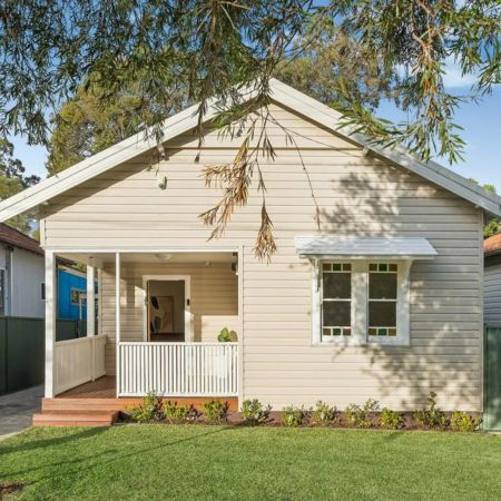 SPACIOUS 2 BEDROOM IN CONVIENENT LOCATION - Photo 4