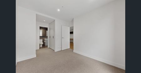 Stylish, Sun-Filled Living in the Heart of Hawthorn - Photo 5