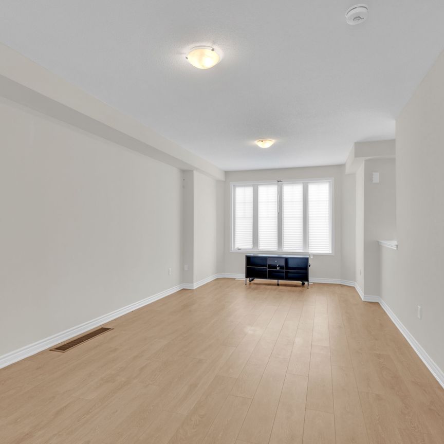 For Lease - 20 Lana Circle, Wasaga Beach, Ontario - Photo 1