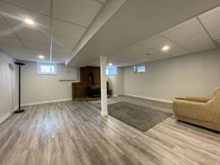 For Lease - 8049 Sixth Line, Halton Hills, Ontario - Photo 2