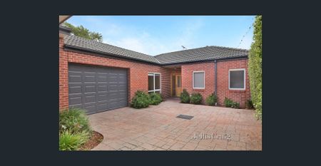 Modern Townhouse in Prime Kew East Location - Photo 5