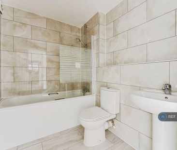 2 bedroom flat to rent - Photo 6