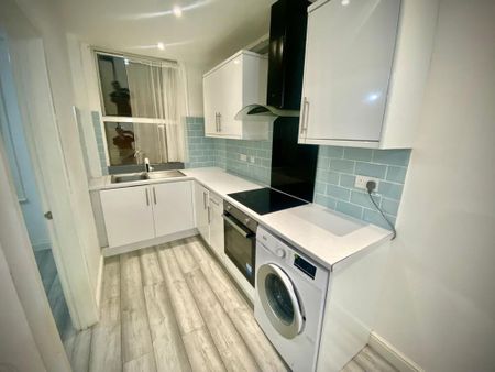 2 bedroom flat to rent - Photo 3