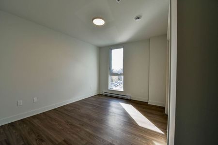 9675 Av. Papineau, Montréal, QC - Photo 2