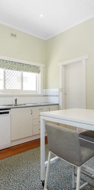 Character Stone Fronted Maisonette in Quiet and Convenient Location - Photo 1