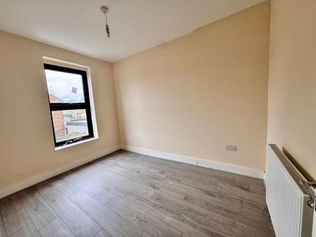 4 bedroom terraced house to rent - Photo 4