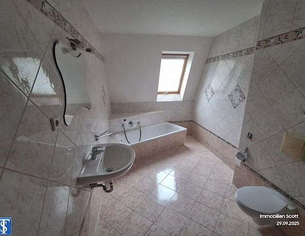 Charmante 3-Zimmer Maisonette-Wohnung mit offener Galerie in Plauen - Photo 1