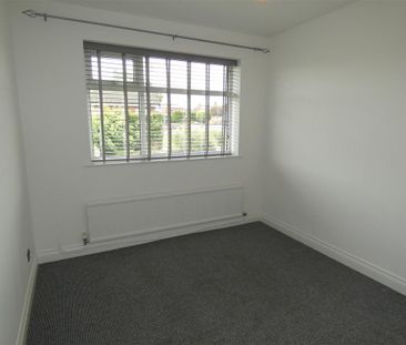 2 bedroom semi-detached bungalow to rent - Photo 5