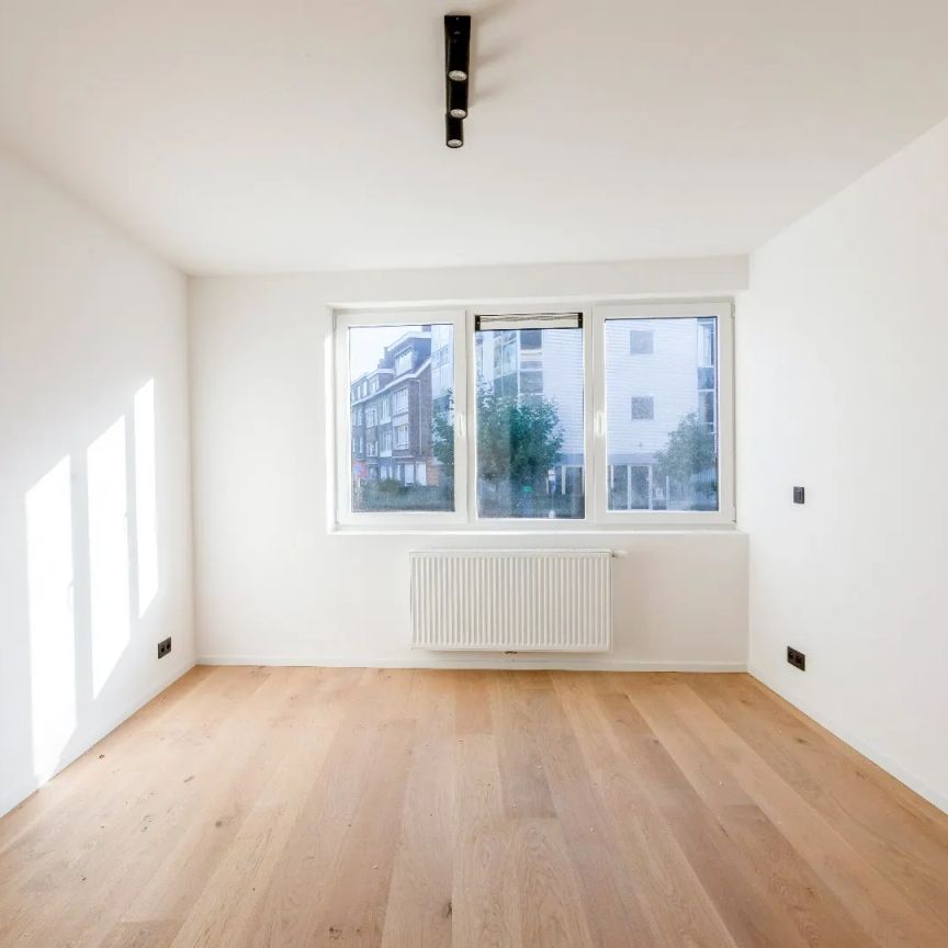 Prachtig duplex appartement met 4 slpk, 3 badk, grote tuin en parkeergelegenheid - Foto 1