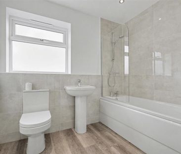 3 bedroom end of terrace house to rent - Photo 6