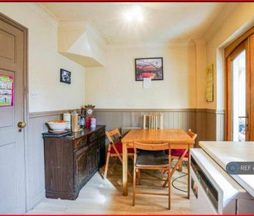 2 bedroom semi-detached house to rent - Photo 4