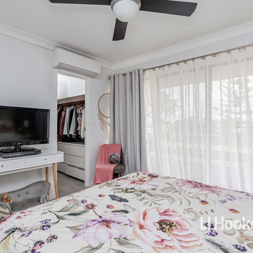Amazing Townhouse in West Lakes, No Less! - Photo 1