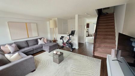 For Lease - 92 Markham Trail, Clarington, Ontario - Photo 2