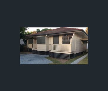 Conveniently Located, Neat, Clean, Spacious, 3 Bed home - Photo 5