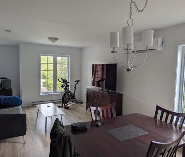 CESSION DE BAIL — 4 1/2 CONSTRUIT EN 2024 — 1 400 $/MOIS — SHERBROOKE - Photo 2
