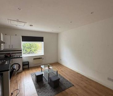 St. Albans Road, Watford, WD17 - Photo 2