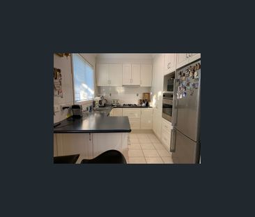 Well presented Quiet & Convenient Townhouse - Photo 4