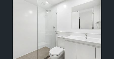 Immaculate studio like never seen before! - Photo 2