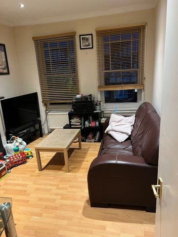 2 Bed Flat, Glebe Road, N8 - Photo 2