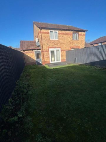 2 bedroom semi-detached house to rent - Photo 4