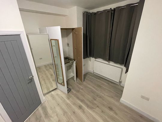 Room in a Shared House, Hampton Road, IG1 - Photo 1