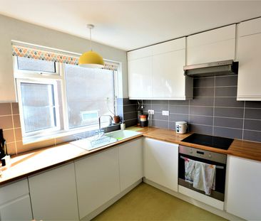 Flat to rent on - Photo 3