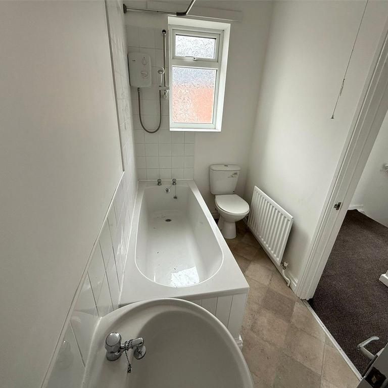 2 bedroom terraced house to rent - Photo 1