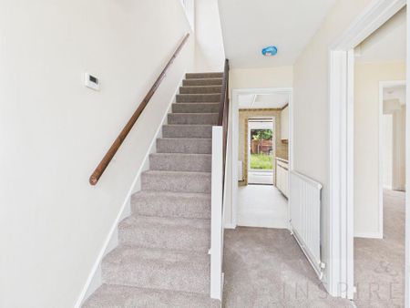 3 bedroom semi-detached house to rent - Photo 3