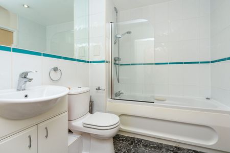 2 bedroom apartment to rent Centrium, Station Approach, Woking, GU22 - Photo 4