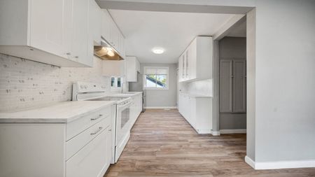 For Lease - 370 Grey Street, Brantford, Ontario - Photo 4