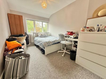3 bedroom end of terrace house to rent - Photo 4