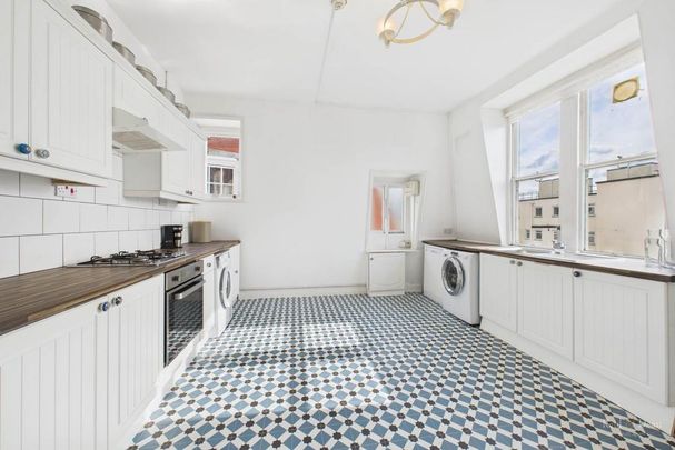 4 bedroom flat to rent - Photo 1