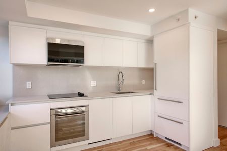 3460 Peel Street - Photo 3