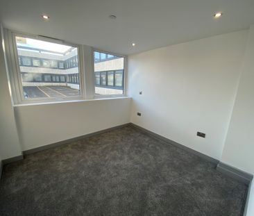Green Lane, Leeds, Yeadon - Photo 4