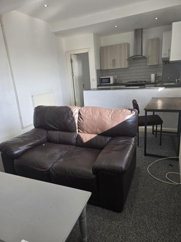 1 bedroom flat to rent - Photo 2